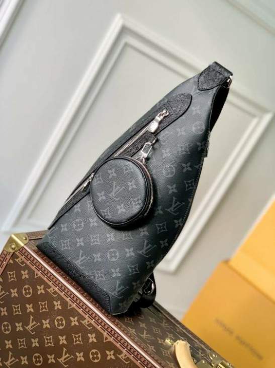 Picture of Louis Vuitton Mens Bags _SKUfw131462365fw